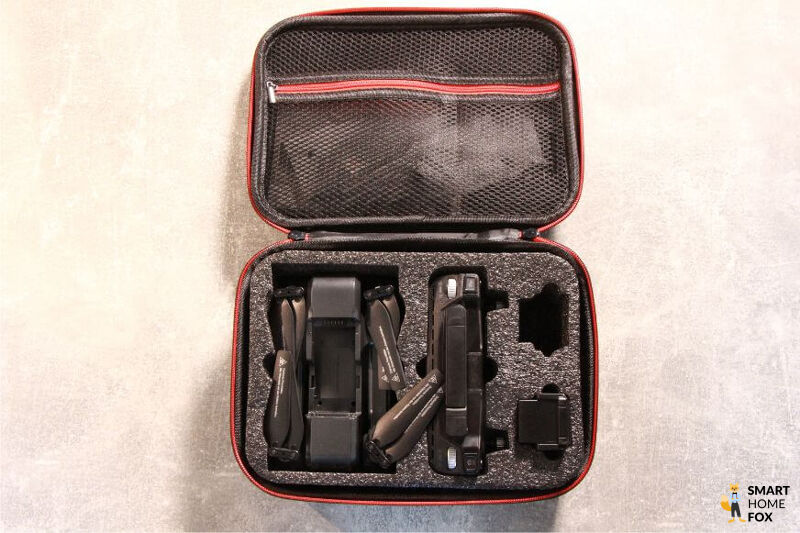 Die Maginon QC90 Mini Drohne ist im Reisekoffer eingeklappt, kompakt und sicher verpackt